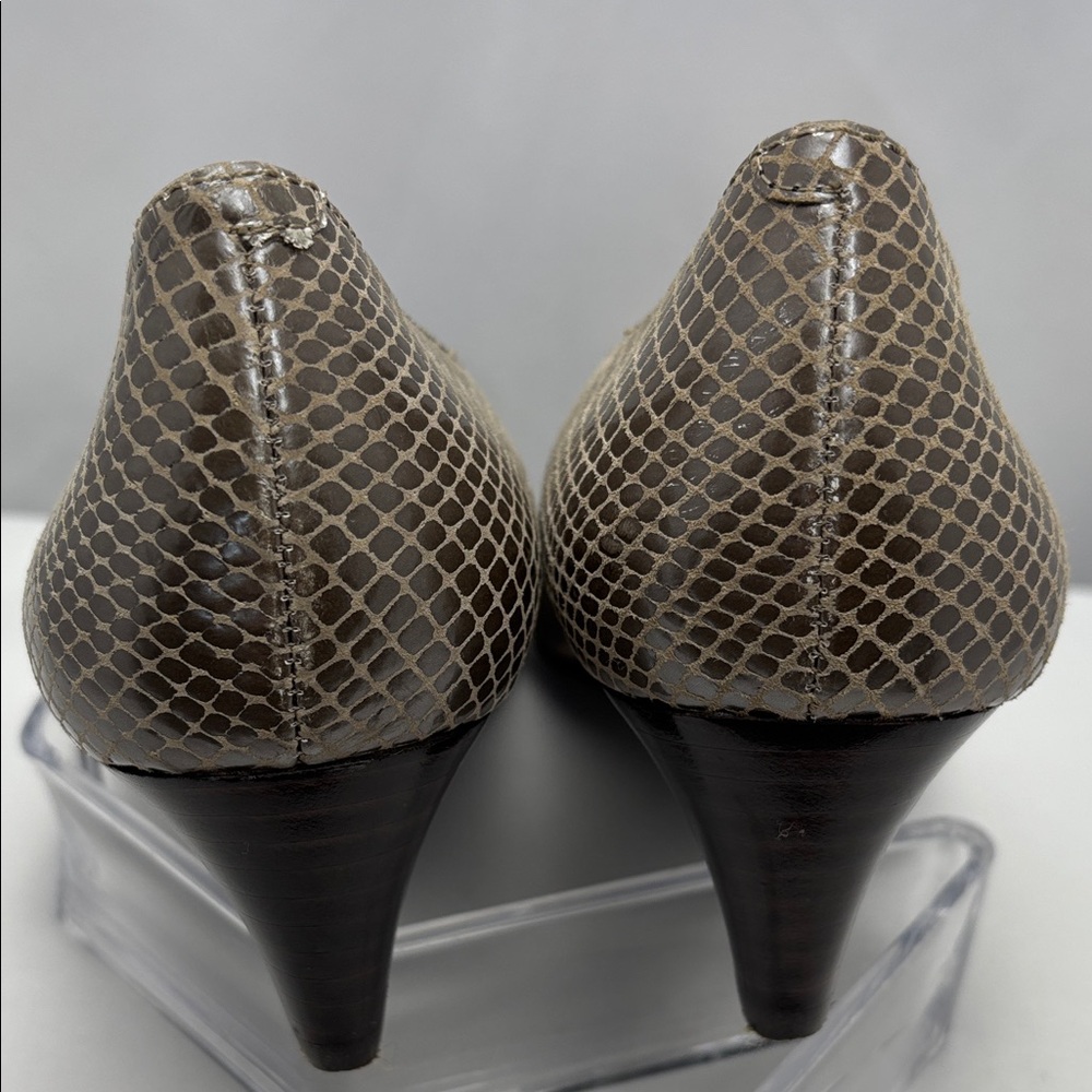 Calvin Klein “Bree” Peep-Toe Wedge Heels Metallic/Snakes Design W Sz8 #0245 - Picture 5 of 13